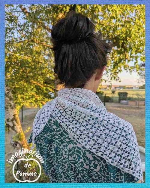 foulard ajouré d'été en pointe